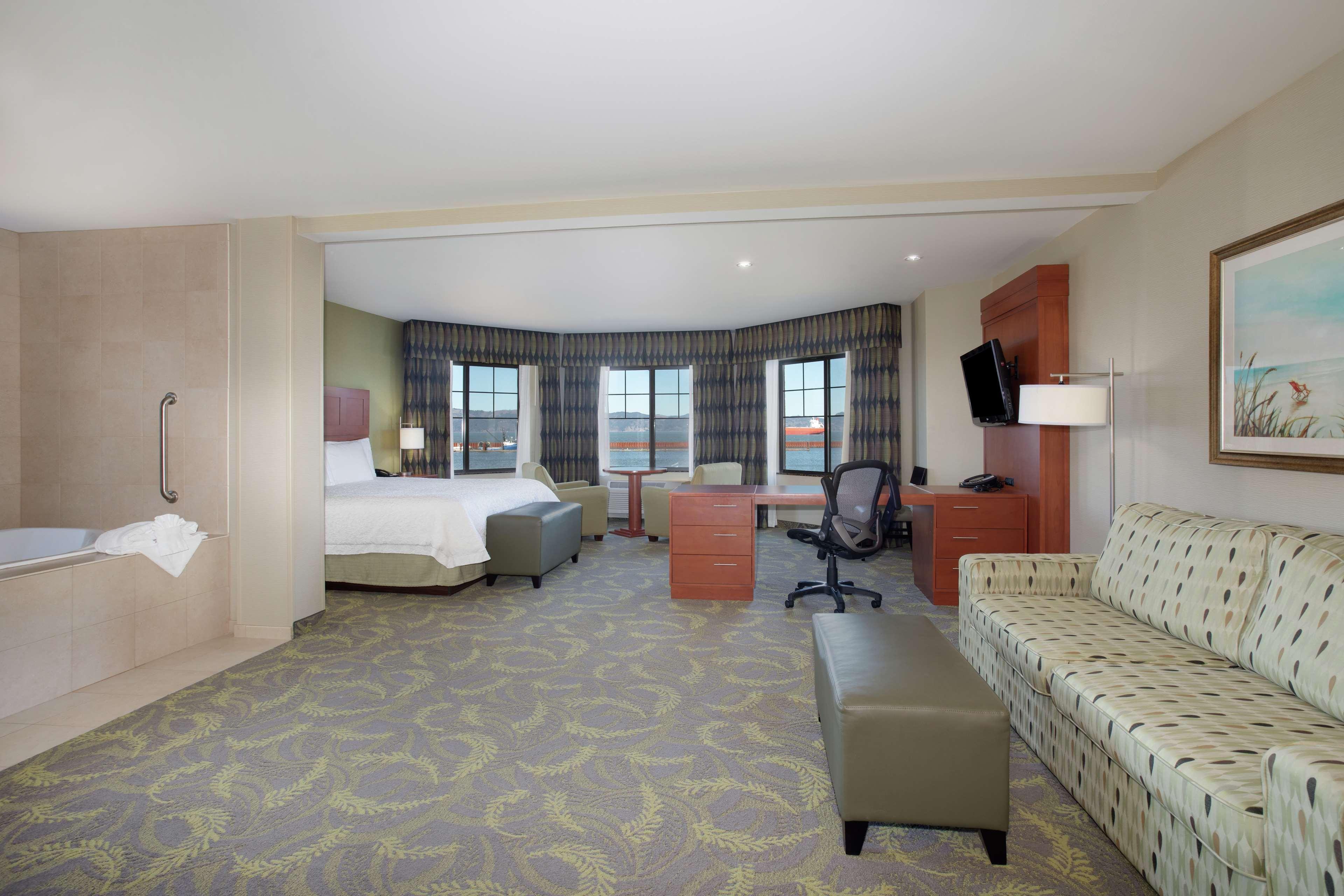Hampton Inn & Suites Astoria Exterior foto